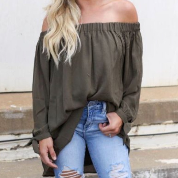 Tops - ❤️HOST PICK❤️ LAST 1 Olive green off shoulder top